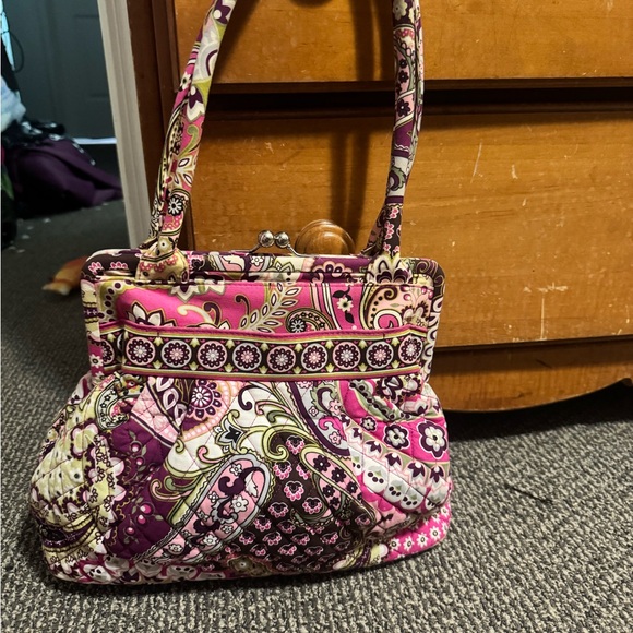 Vera Bradley Handbags - Vera Bradley quilted paisley kiss – lock shoulder bag – pink/magenta